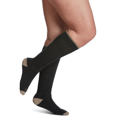 Merino Outdoor 421cs12 15-20mmhg Closed Toe, Calf Socks - Charcoal, Small - Image 2