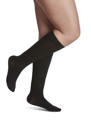 Sigvaris 842cslw99 Knee High 20-30 Women's Black 1 Pair